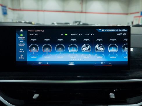 Used 2023 BMW X7 M60i image 67