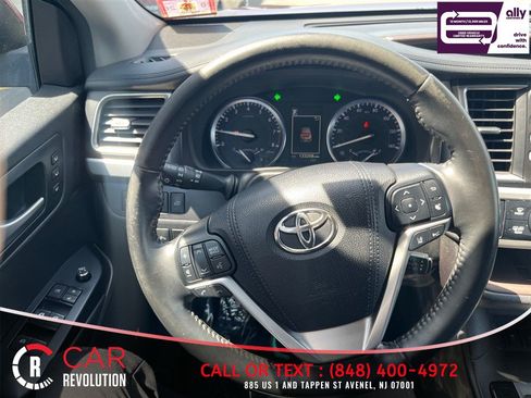 Used 2017 Toyota Highlander Limited w/ Protection Package #3 AWD/4WD image 21