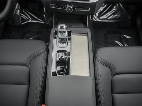 New 2026 Volvo XC90 B6 Plus w/ Protection Package Premier image 27