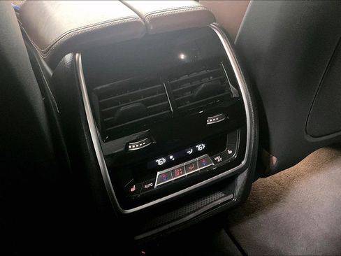 Used 2019 BMW X7 xDrive50i w/ Dynamic Handling Package image 30