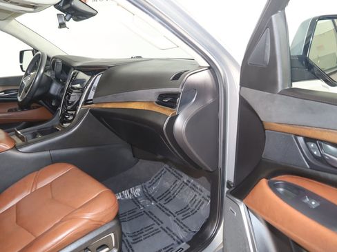 Used 2019 Cadillac Escalade Premium Luxury AWD/4WD image 45