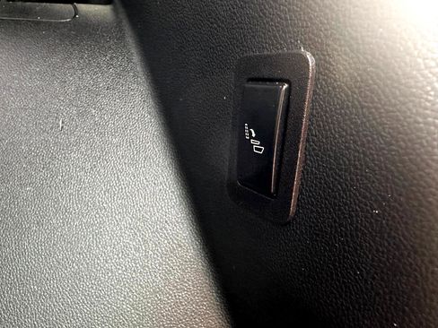 Used 2023 GMC Yukon Denali w/ Denali Reserve Package image 26