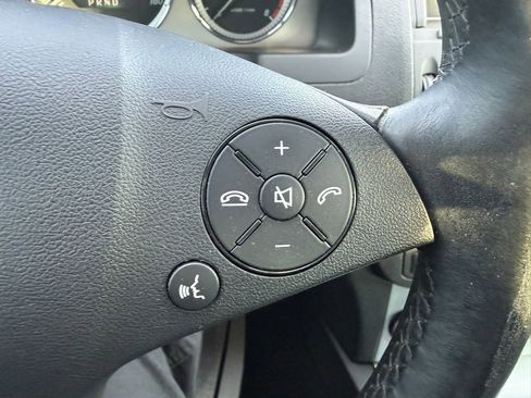 Used 2010 Mercedes-Benz C 300 Sedan image 21