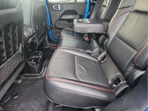 Used 2020 Jeep Gladiator Rubicon w/ Advanced Safety Group image 11