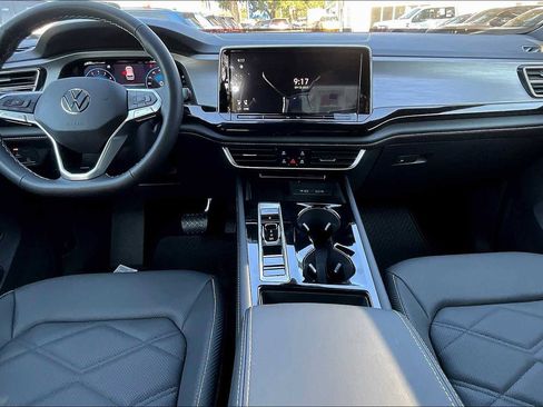 New 2026 Volkswagen Atlas Cross Sport SE FWD image 5