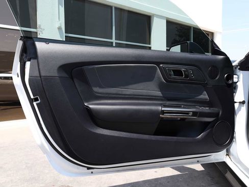 Used 2019 Ford Mustang Shelby GT350 w/ Technology Package RWD image 42