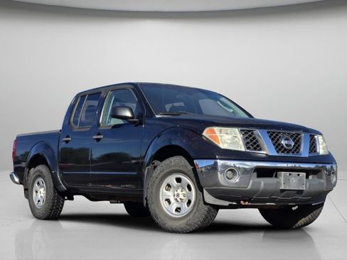Used 2007 Nissan Frontier SE w/ Power Pkg AWD/4WD image 2