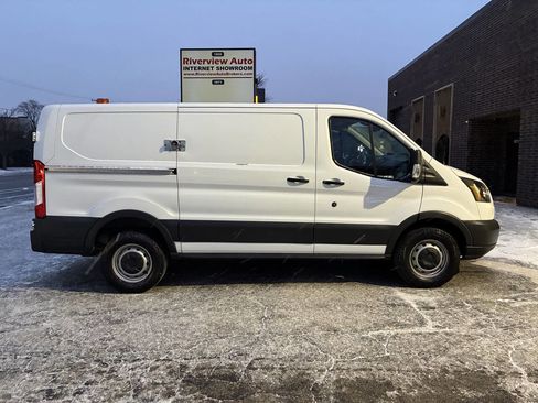Used 2016 Ford Transit 250 130 Low Roof image 3