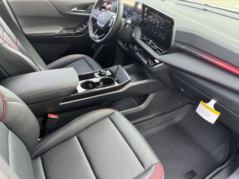 New 2026 Chevrolet Equinox RS w/ LPO, Floor Liner Package image 22