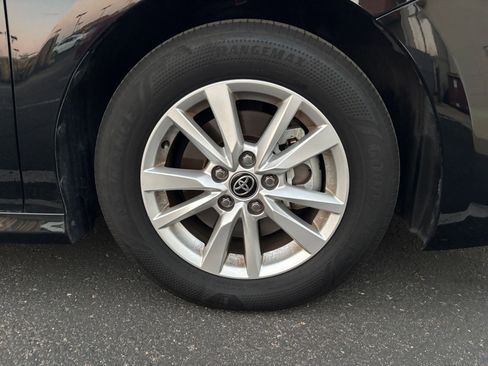 Used 2025 Toyota Camry LE image 29