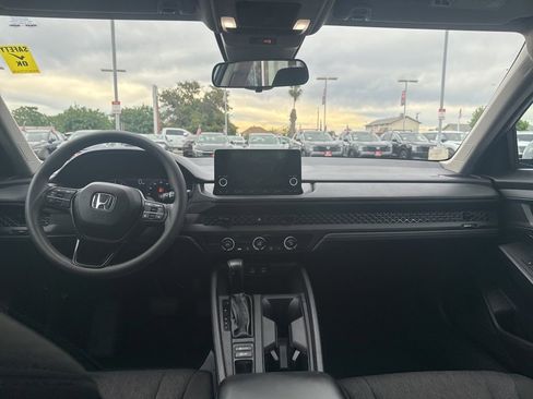 Used 2023 Honda Accord LX image 9