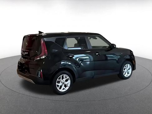 Used 2025 Kia Soul LX w/ LX Technology Package FWD image 9
