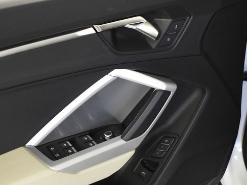 Used 2023 Audi Q3 2.0T Premium w/ Convenience Package image 12