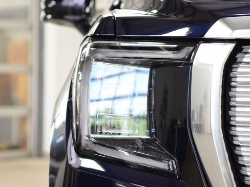 Used 2024 GMC Yukon Denali AWD/4WD image 12