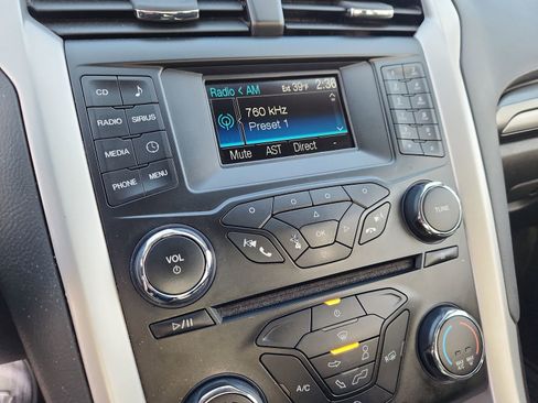 Used 2014 Ford Fusion SE image 23