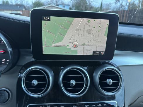 Used 2017 Mercedes-Benz GLC 300 4MATIC w/ Premium 3 Package image 13