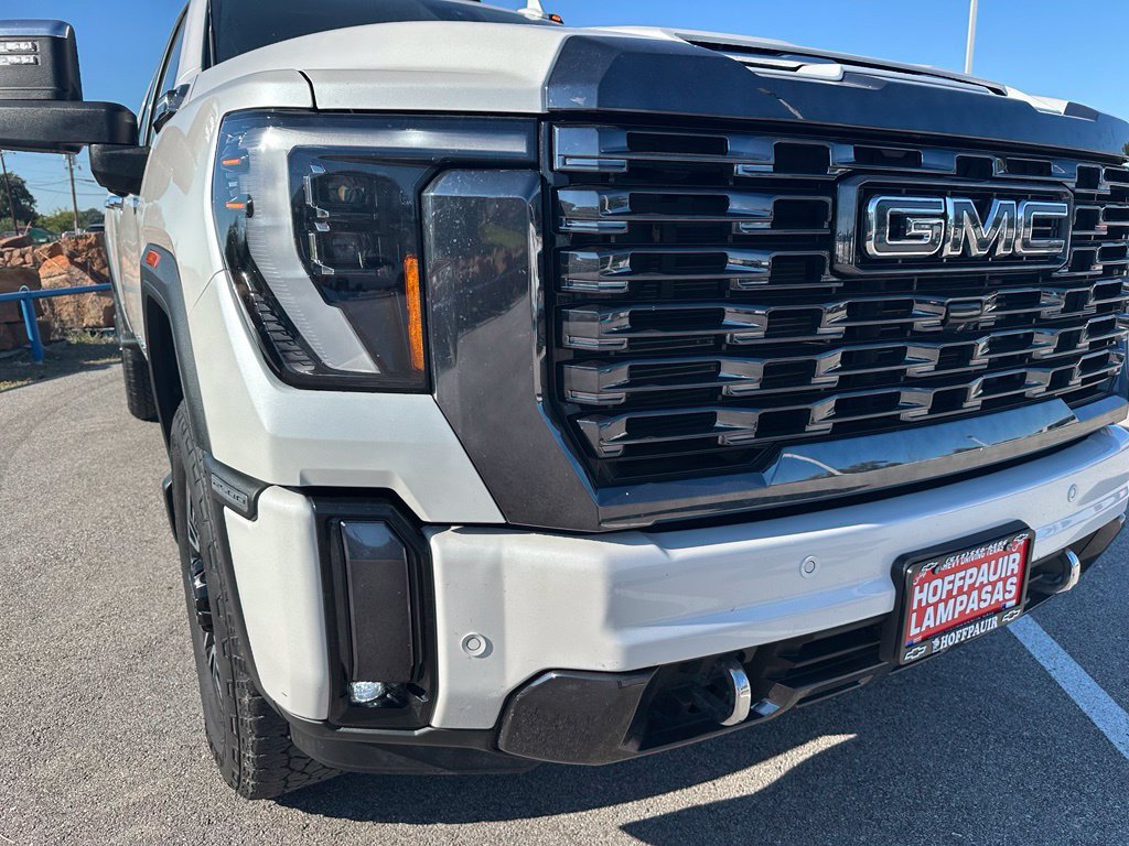 Used 2024 GMC Sierra 2500 Denali Ultimate AWD/4WD image 6