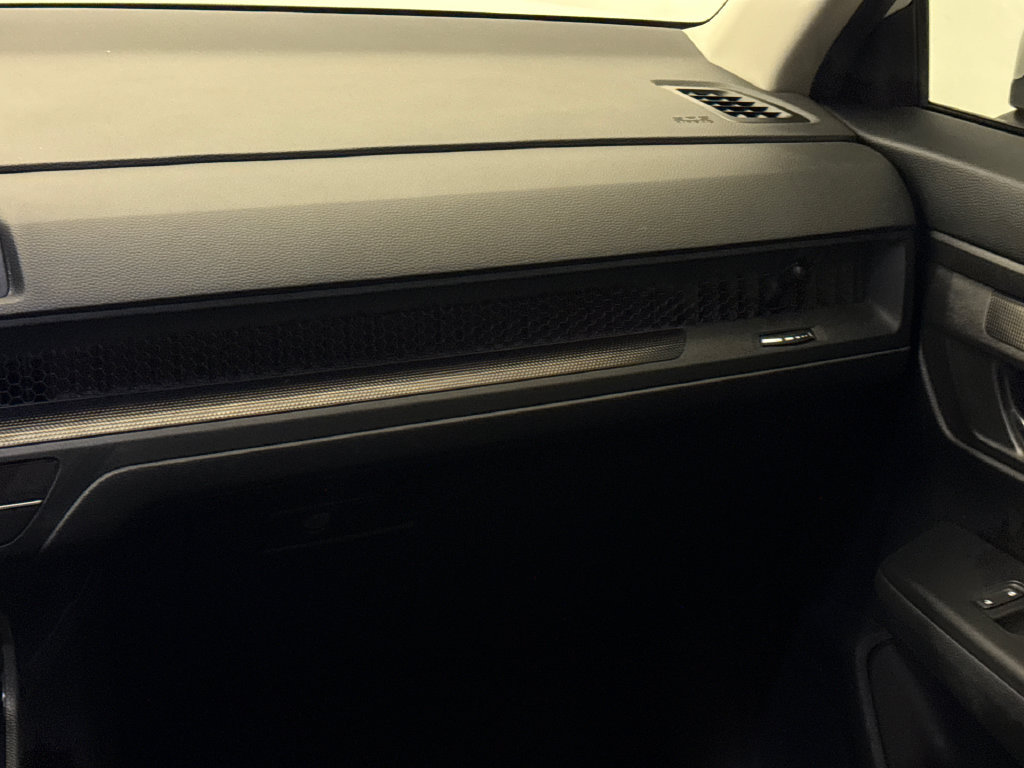 Used 2025 Honda CR-V LX image 15
