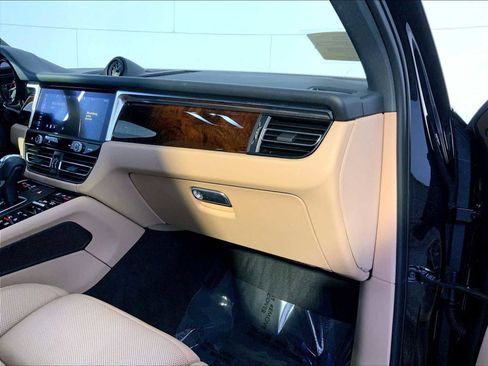 Certified 2023 Porsche Macan image 22