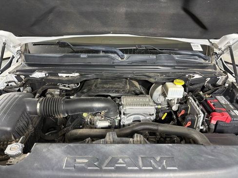 Used 2019 RAM 1500 Laramie AWD/4WD image 46