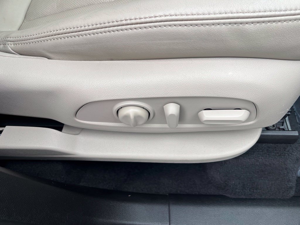 Used 2019 Buick Enclave Premium w/ Experience Buick Package AWD/4WD image 22