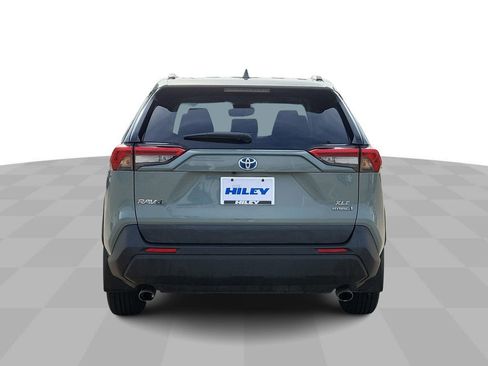 Used 2022 Toyota RAV4 XLE w/ Convenience Package image 7