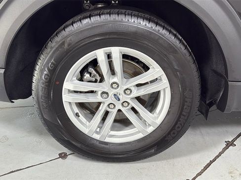 Used 2023 Ford Explorer XLT image 23