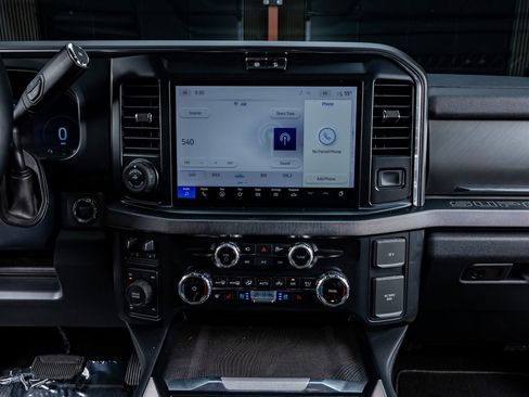 Used 2025 Ford F250 Platinum w/ FX4 Off-Road Package image 21