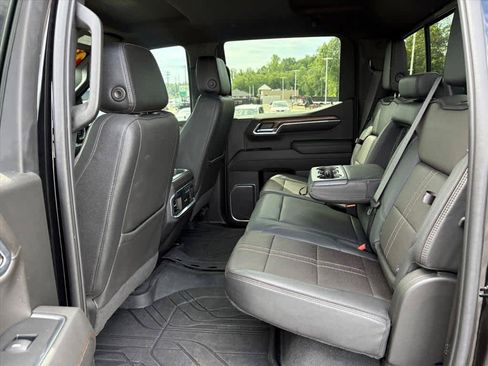 Used 2023 Chevrolet Silverado 1500 High Country AWD/4WD image 9