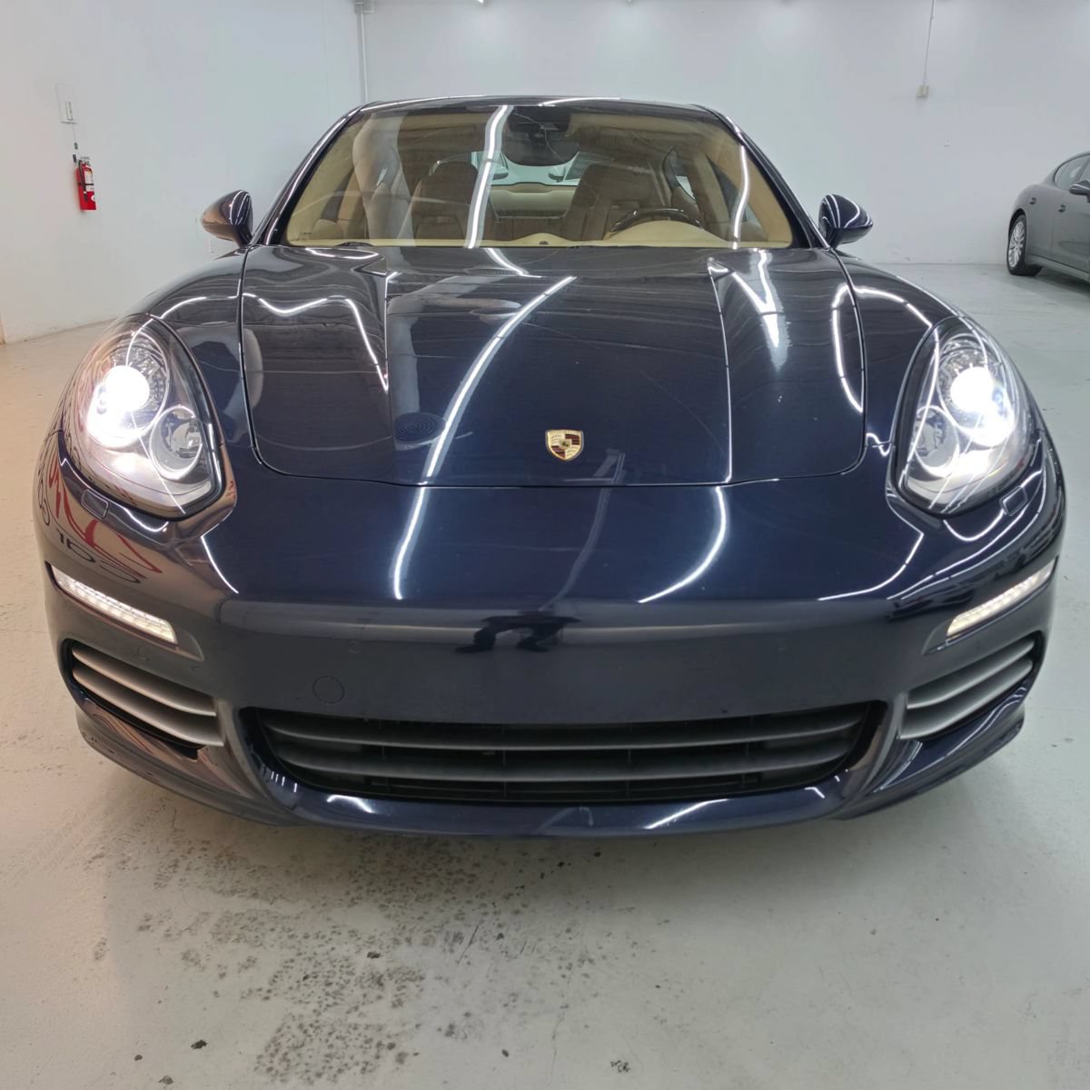 Used 2016 Porsche Panamera 4S AWD/4WD image 9