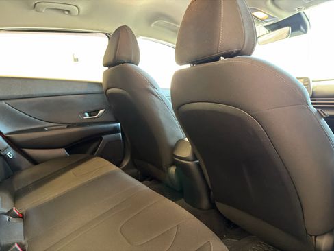 Used 2022 Hyundai Elantra SEL image 27