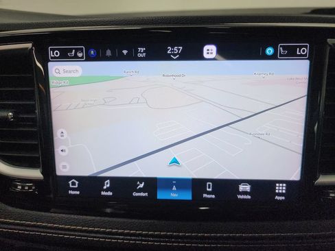 Used 2023 Chrysler Pacifica Limited FWD image 18