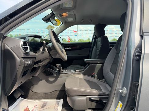 Used 2024 Chevrolet TrailBlazer LS FWD image 14