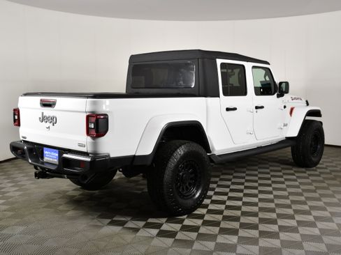 Used 2021 Jeep Gladiator Overland AWD/4WD image 6
