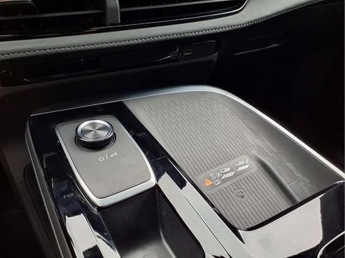 Certified 2025 Buick Enclave Preferred FWD image 10
