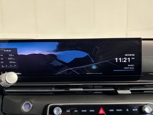 Used 2025 Genesis GV80 2.5T Standard AWD/4WD image 28