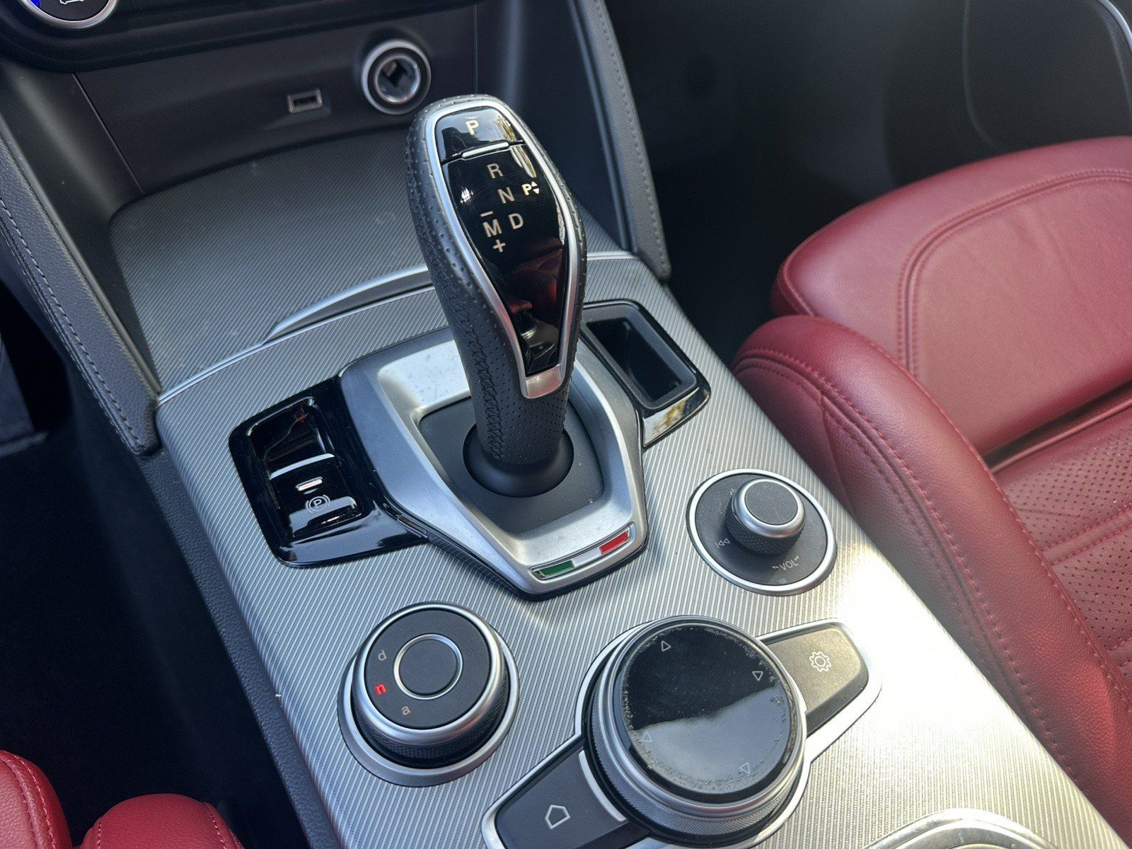 Used 2022 Alfa Romeo Stelvio Veloce AWD/4WD image 24