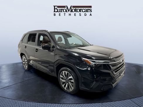 Used 2025 Subaru Forester Touring image 7