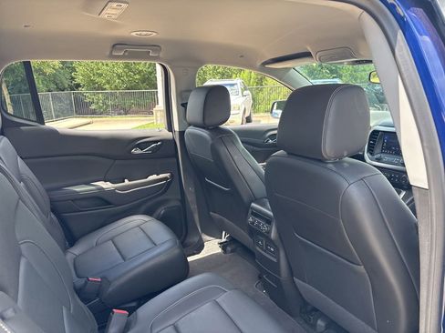 Used 2023 GMC Acadia SLT w/ Elevation Edition FWD image 13