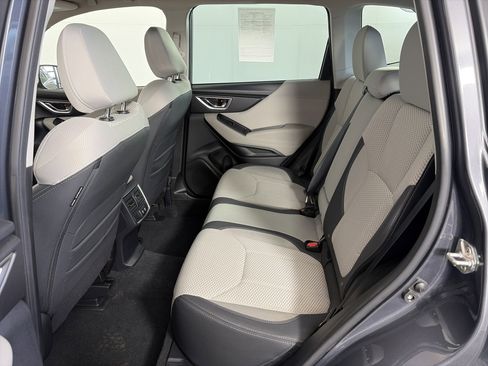 Used 2023 Subaru Forester Premium image 7