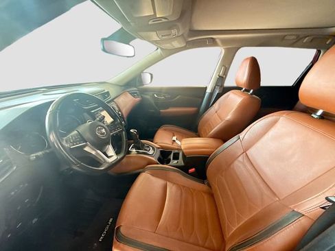 Used 2017 Nissan Rogue SL w/ SL Premium Package image 22