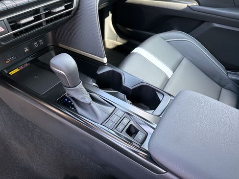 Used 2026 Toyota Camry SE w/ Convenience Package FWD image 29