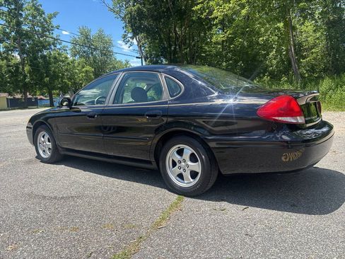 Used 2006 Ford Taurus SE FWD image 13