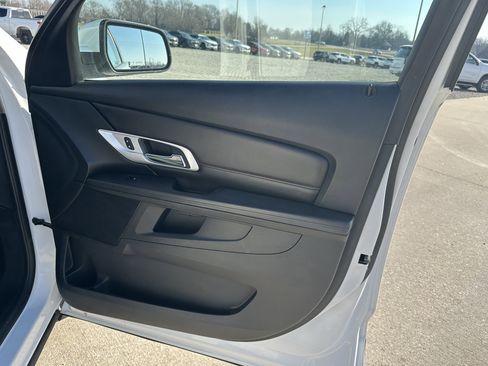 Used 2017 GMC Terrain SLE image 28