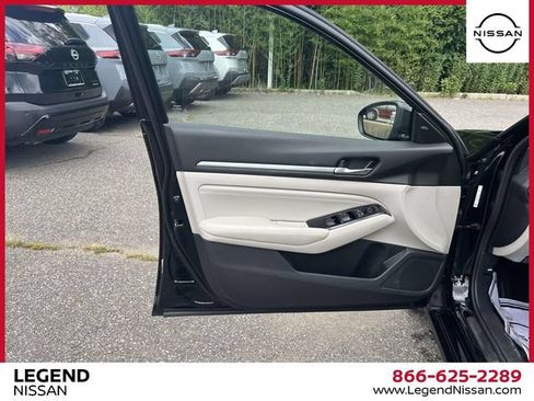 Used 2023 Nissan Altima 2.5 SL FWD image 16