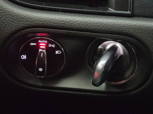 Certified 2024 Porsche Macan GTS image 34