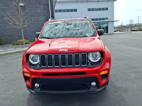Used 2022 Jeep Renegade Latitude w/ Convenience Group AWD/4WD image 8