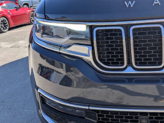Used 2024 Jeep Wagoneer L Series II w/ Flexible Seating Group RWD image 9