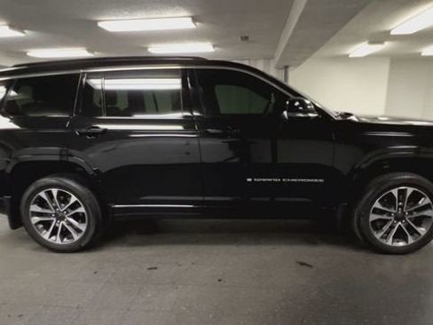 Used 2024 Jeep Grand Cherokee L Overland w/ Advanced Protech Group III AWD/4WD image 9