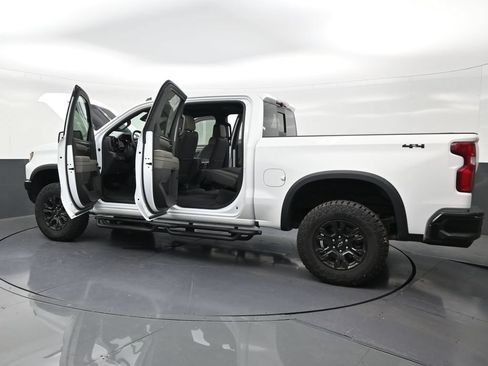 Used 2025 Chevrolet Silverado 1500 ZR2 w/ Technology Package AWD/4WD image 31